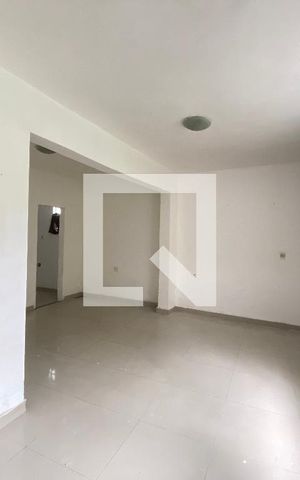 Casa para alugar com 78m², 2 quartos e sem vaga Casa para alugar com 78m², 2 quartos e sem vagaSala