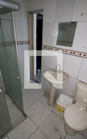 Casa para alugar com 78m², 2 quartos e sem vaga Casa para alugar com 78m², 2 quartos e sem vagaBanheiro