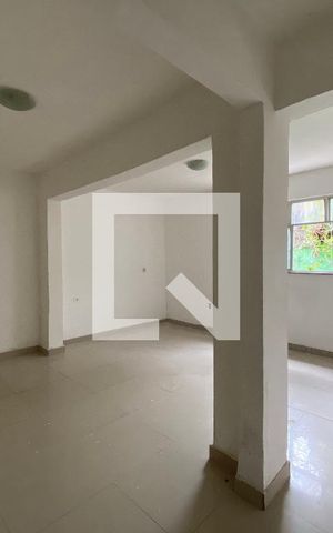 Casa para alugar com 78m², 2 quartos e sem vaga Casa para alugar com 78m², 2 quartos e sem vagaSala