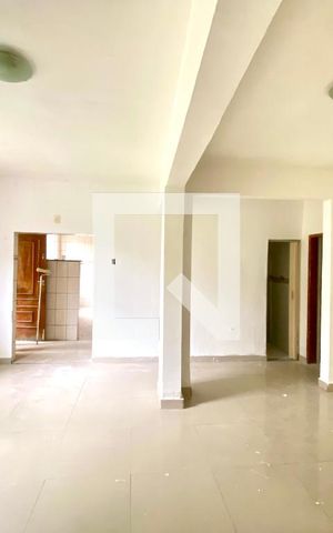Casa para alugar com 78m², 2 quartos e sem vaga Casa para alugar com 78m², 2 quartos e sem vagaSala
