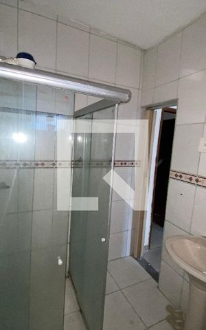 Casa para alugar com 78m², 2 quartos e sem vaga Casa para alugar com 78m², 2 quartos e sem vagaBanheiro
