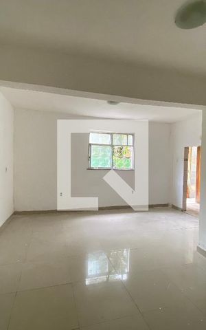Casa para alugar com 78m², 2 quartos e sem vaga Casa para alugar com 78m², 2 quartos e sem vagaSala