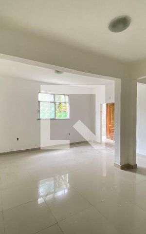 Casa para alugar com 78m², 2 quartos e sem vaga Casa para alugar com 78m², 2 quartos e sem vagaSala