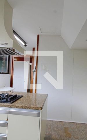 Apartamento para alugar com 550m², 3 quartos e 3 vagas Apartamento para alugar com 550m², 3 quartos e 3 vagasCozinha