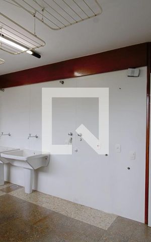 Apartamento para alugar com 550m², 3 quartos e 3 vagas Apartamento para alugar com 550m², 3 quartos e 3 vagasÁrea de Serviço
