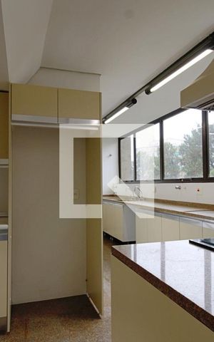 Apartamento para alugar com 550m², 3 quartos e 3 vagas Apartamento para alugar com 550m², 3 quartos e 3 vagasCozinha
