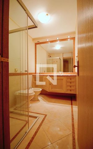Apartamento para alugar com 550m², 3 quartos e 3 vagas Apartamento para alugar com 550m², 3 quartos e 3 vagasBanheiro da Suíte 2