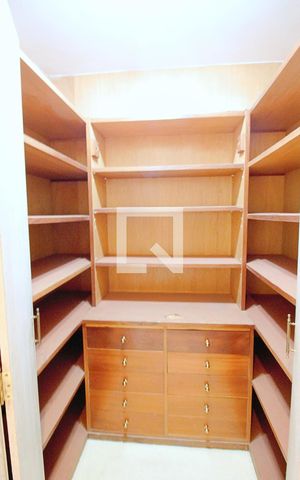 Apartamento para alugar com 550m², 3 quartos e 3 vagas Apartamento para alugar com 550m², 3 quartos e 3 vagasCloset da suíte 1