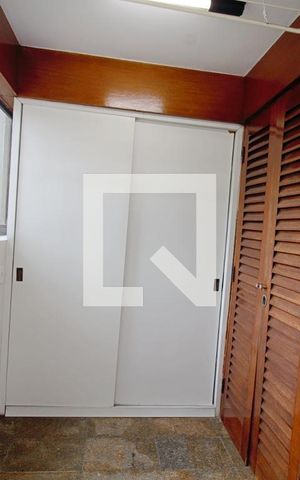 Apartamento para alugar com 550m², 3 quartos e 3 vagas Apartamento para alugar com 550m², 3 quartos e 3 vagasÁrea de Serviço
