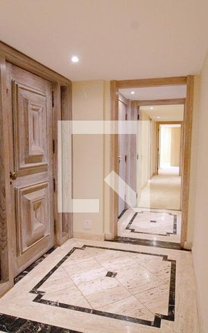 Apartamento para alugar com 550m², 3 quartos e 3 vagas Apartamento para alugar com 550m², 3 quartos e 3 vagasEntrada