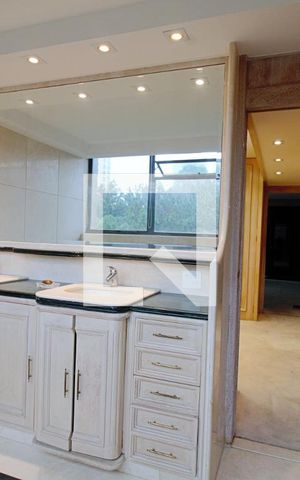 Apartamento para alugar com 550m², 3 quartos e 3 vagas Apartamento para alugar com 550m², 3 quartos e 3 vagasBanheiro da Suíte 1