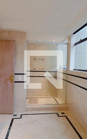 Apartamento para alugar com 550m², 3 quartos e 3 vagas Apartamento para alugar com 550m², 3 quartos e 3 vagasBanheiro da Suíte 1