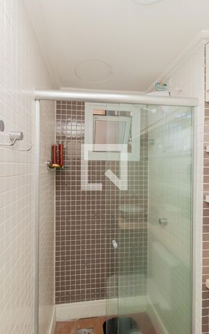 Apartamento à venda com 60m², 2 quartos e 1 vaga Apartamento à venda com 60m², 2 quartos e 1 vagaBanheiro