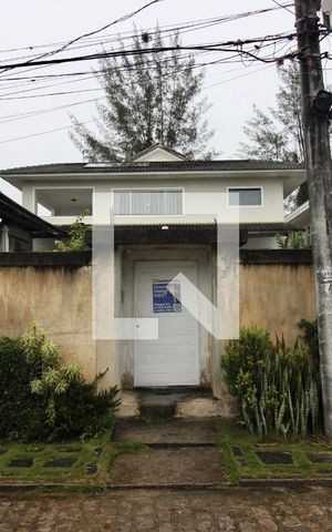 Casa de condomínio à venda com 620m², 6 quartos e 8 vagas Casa de condomínio à venda com 620m², 6 quartos e 8 vagasplaquinha instalada no imovel