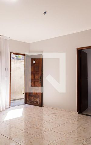 Casa à venda com 150m², 3 quartos e 1 vaga Casa à venda com 150m², 3 quartos e 1 vagaSala