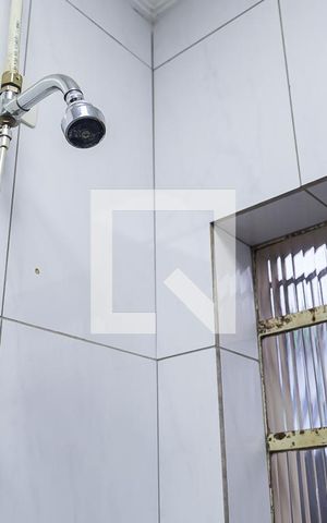 Casa à venda com 150m², 3 quartos e 1 vaga Casa à venda com 150m², 3 quartos e 1 vagaBanheiro da Suíte - Chuveiro