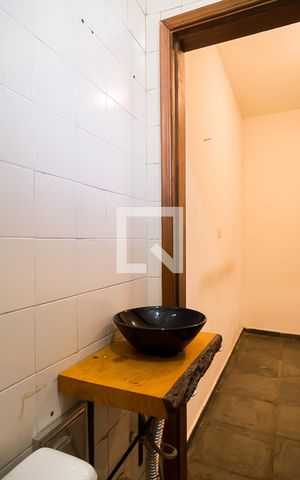 Casa à venda com 150m², 3 quartos e 1 vaga Casa à venda com 150m², 3 quartos e 1 vagaBanheiro da Edícula