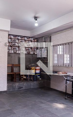 Casa à venda com 150m², 3 quartos e 1 vaga Casa à venda com 150m², 3 quartos e 1 vagaQuintal e Churrasqueira