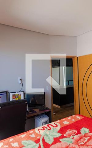 Casa à venda com 200m², 3 quartos e 2 vagas Casa à venda com 200m², 3 quartos e 2 vagasSuíte 03
