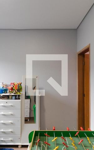 Casa à venda com 200m², 3 quartos e 2 vagas Casa à venda com 200m², 3 quartos e 2 vagasSuíte 02