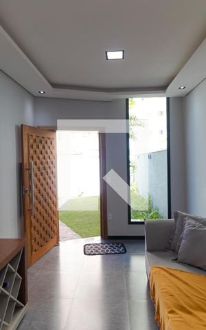 Casa à venda com 200m², 3 quartos e 2 vagas Casa à venda com 200m², 3 quartos e 2 vagasSala de Estar