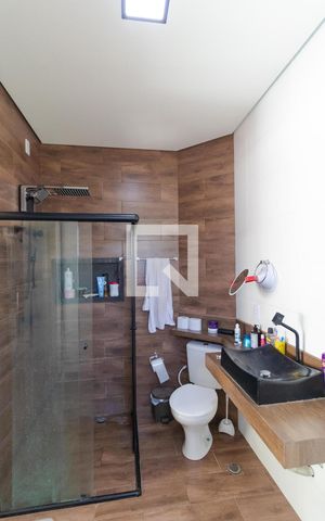 Casa à venda com 200m², 3 quartos e 2 vagas Casa à venda com 200m², 3 quartos e 2 vagasBanheiro da Suíte 03