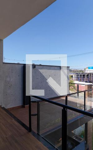 Casa à venda com 200m², 3 quartos e 2 vagas Casa à venda com 200m², 3 quartos e 2 vagasSacada da Suíte 03 e Sala de TV