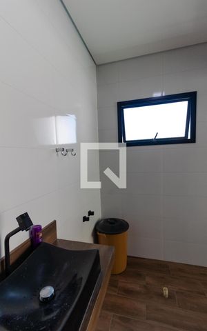 Casa à venda com 200m², 3 quartos e 2 vagas Casa à venda com 200m², 3 quartos e 2 vagasBanheiro da Suíte 03