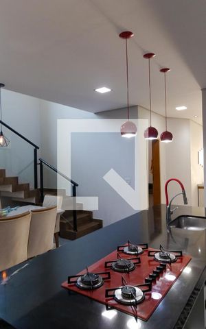 Casa à venda com 200m², 3 quartos e 2 vagas Casa à venda com 200m², 3 quartos e 2 vagasCozinha