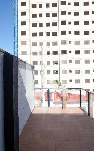 Casa à venda com 200m², 3 quartos e 2 vagas Casa à venda com 200m², 3 quartos e 2 vagasSacada da Suíte 03 e Sala de TV