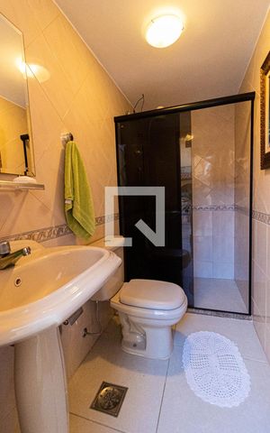 Casa para alugar com 670m², 4 quartos e 4 vagas Casa para alugar com 670m², 4 quartos e 4 vagasLavabo 2