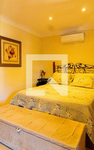 Casa para alugar com 670m², 4 quartos e 4 vagas Casa para alugar com 670m², 4 quartos e 4 vagasQuarto 1 - Suíte