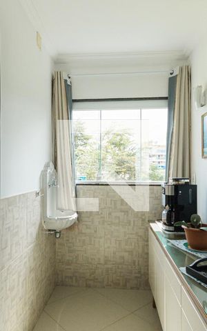 Casa de condomínio à venda com 284m², 4 quartos e 4 vagas