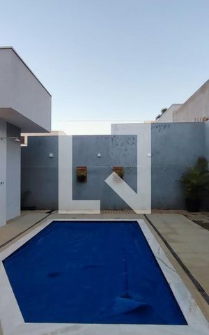 Casa de condomínio à venda com 212m², 3 quartos e 4 vagas Piscina