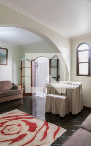Casa à venda com 402m², 4 quartos e 6 vagas Casa à venda com 402m², 4 quartos e 6 vagasSala 2