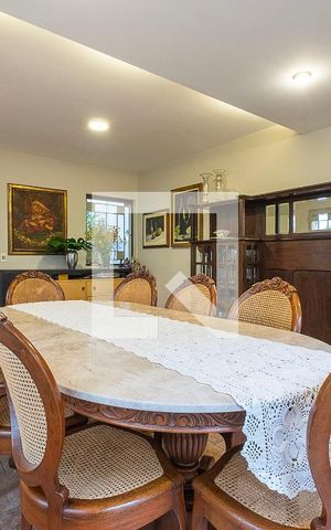 Casa à venda com 300m², 5 quartos e 2 vagas Casa à venda com 300m², 5 quartos e 2 vagasSala de Jantar