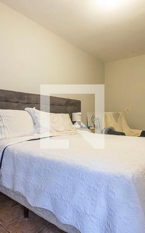 Casa à venda com 300m², 5 quartos e 2 vagas Casa à venda com 300m², 5 quartos e 2 vagasSuíte