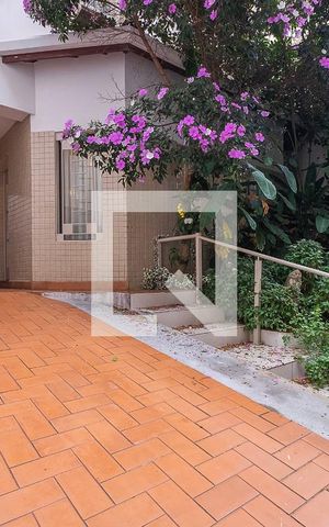 Casa à venda com 300m², 5 quartos e 2 vagas Casa à venda com 300m², 5 quartos e 2 vagasGaragem