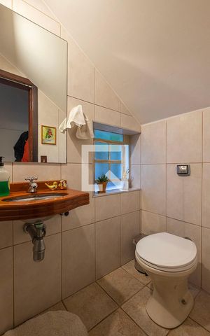Casa à venda com 300m², 5 quartos e 2 vagas Casa à venda com 300m², 5 quartos e 2 vagasLavabo
