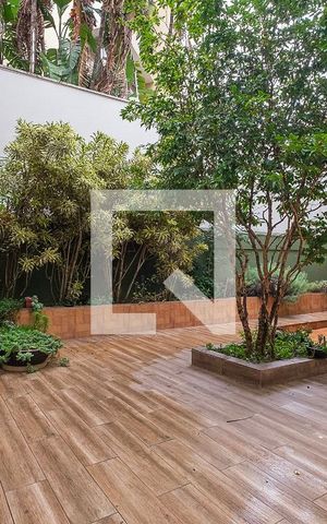 Casa à venda com 300m², 5 quartos e 2 vagas Casa à venda com 300m², 5 quartos e 2 vagasQuintal