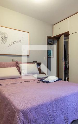 Casa à venda com 300m², 5 quartos e 2 vagas Casa à venda com 300m², 5 quartos e 2 vagasQuarto 4