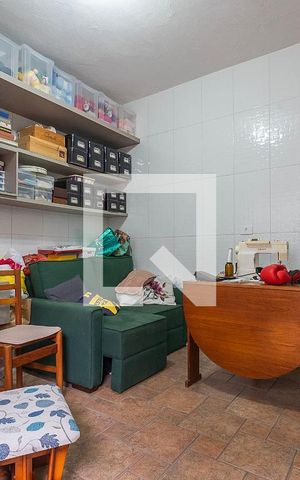 Casa à venda com 300m², 5 quartos e 2 vagas Casa à venda com 300m², 5 quartos e 2 vagasEdícula - Sala