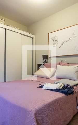 Casa à venda com 300m², 5 quartos e 2 vagas Casa à venda com 300m², 5 quartos e 2 vagasQuarto 4
