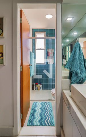 Apartamento para alugar com 297m², 3 quartos e 4 vagas2 Pavimento - Banheiro do Corredor