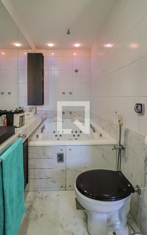 Apartamento para alugar com 297m², 3 quartos e 4 vagas2 Pavimento - Banheiro do Quarto 3 Suíte