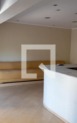 Casa à venda com 156m², 5 quartos e 5 vagas Casa à venda com 156m², 5 quartos e 5 vagasSala