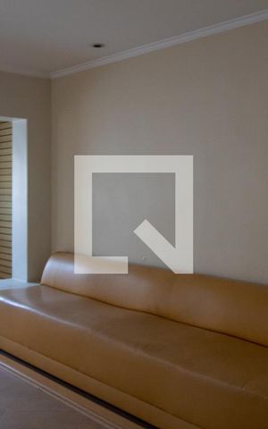 Casa à venda com 156m², 5 quartos e 5 vagas Casa à venda com 156m², 5 quartos e 5 vagasSala