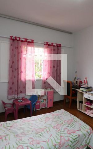 Casa à venda com 150m², 3 quartos e 2 vagasQuarto