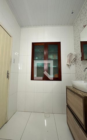 Casa à venda com 110m², 3 quartos e 2 vagasBanheiro