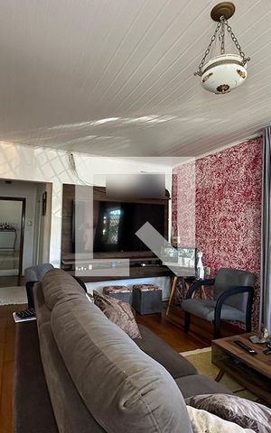 Casa à venda com 110m², 3 quartos e 2 vagasSala